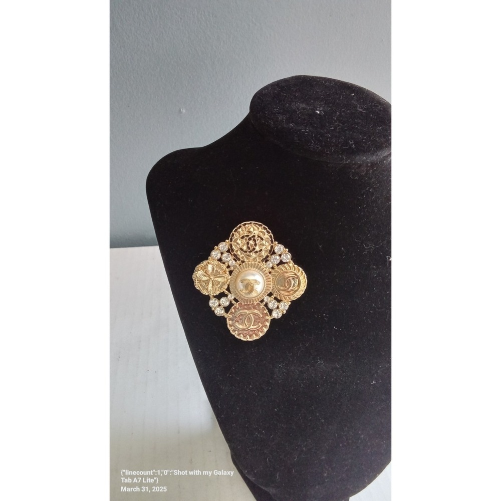 Chanel Brooch Gold CC Logo Faux Pearl Rhinestone Embellished Statement - Picture 5 of 6